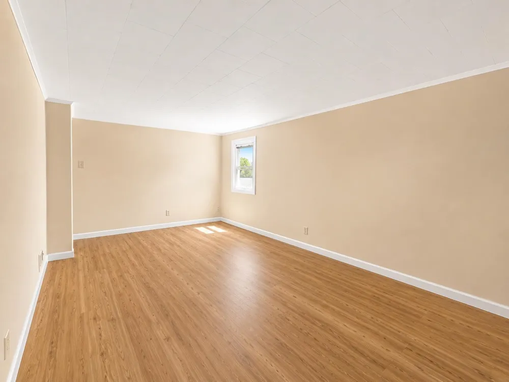 21 EAST 12TH ST Bayonne, NJ 07002
