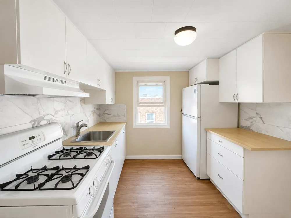 21 EAST 12TH ST Bayonne, NJ 07002
