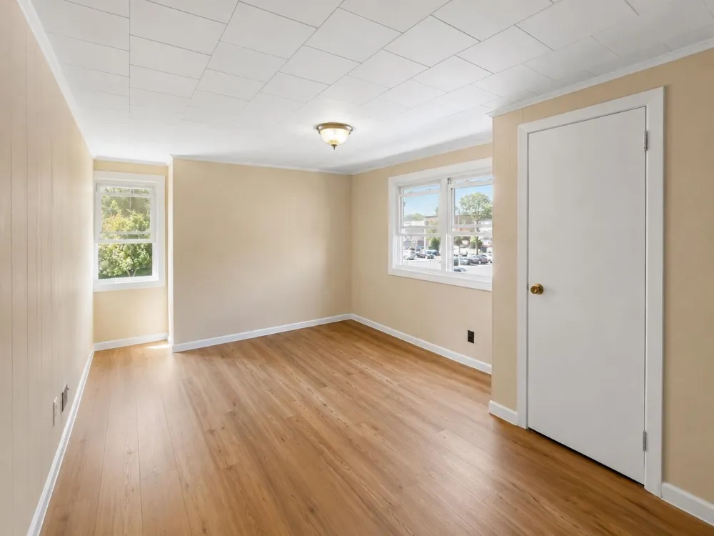 21 EAST 12TH ST Bayonne, NJ 07002