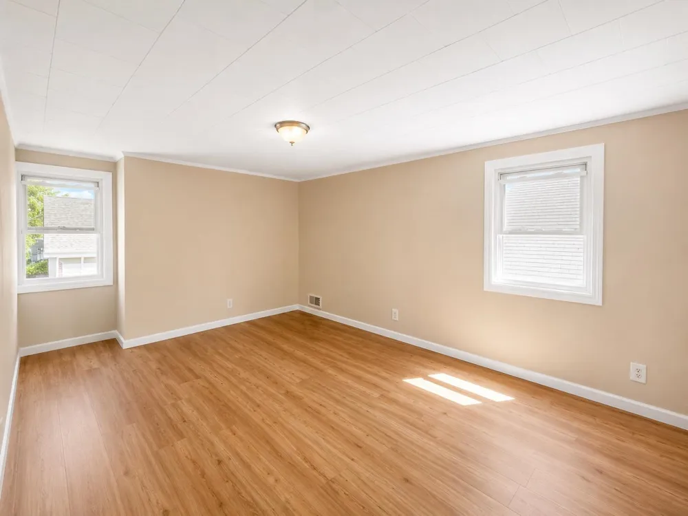 21 EAST 12TH ST Bayonne, NJ 07002