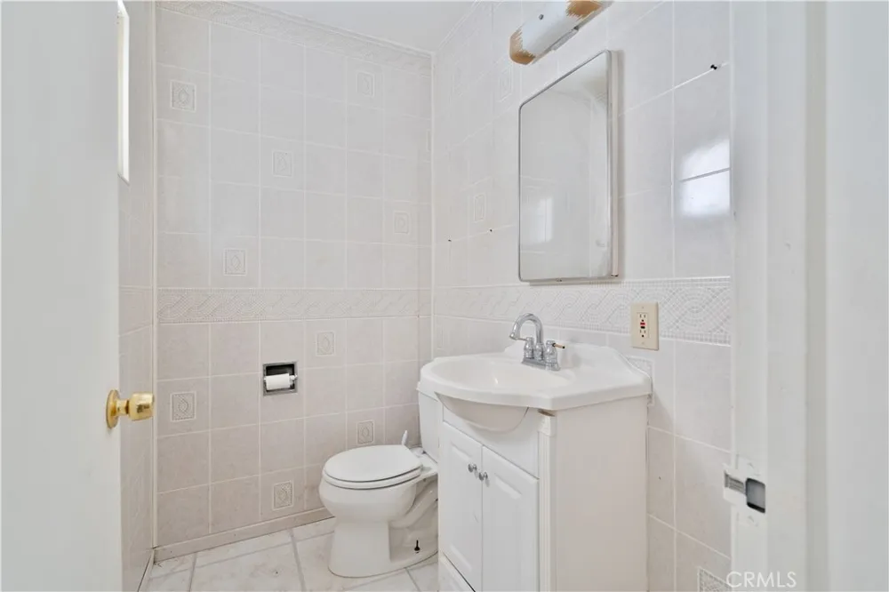 9720 Tunney Northridge, CA 91324