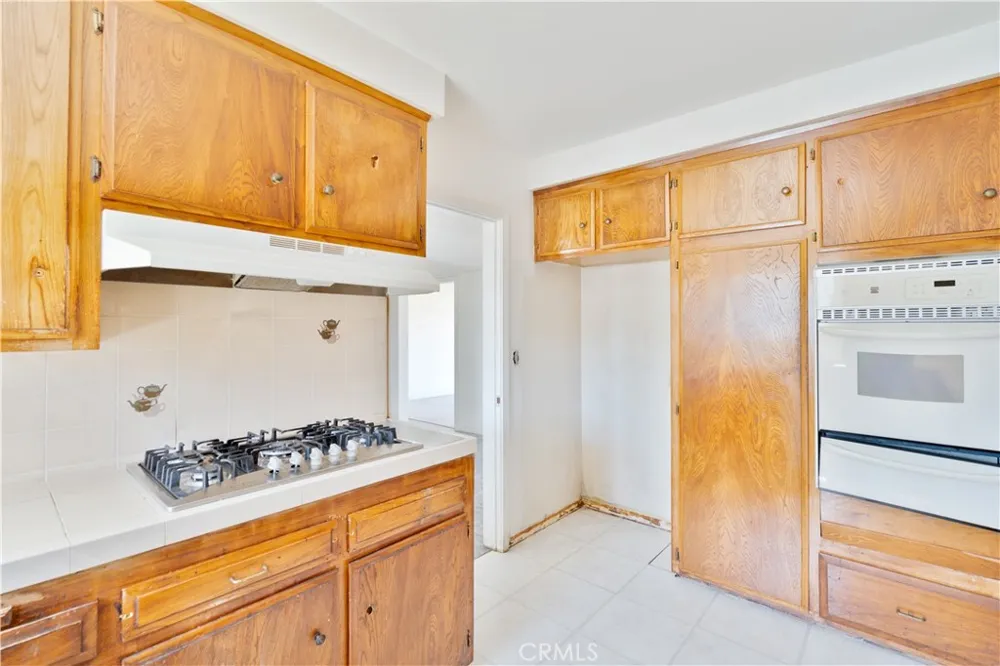 9720 Tunney Northridge, CA 91324