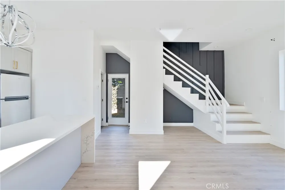 9720 Tunney Northridge, CA 91324