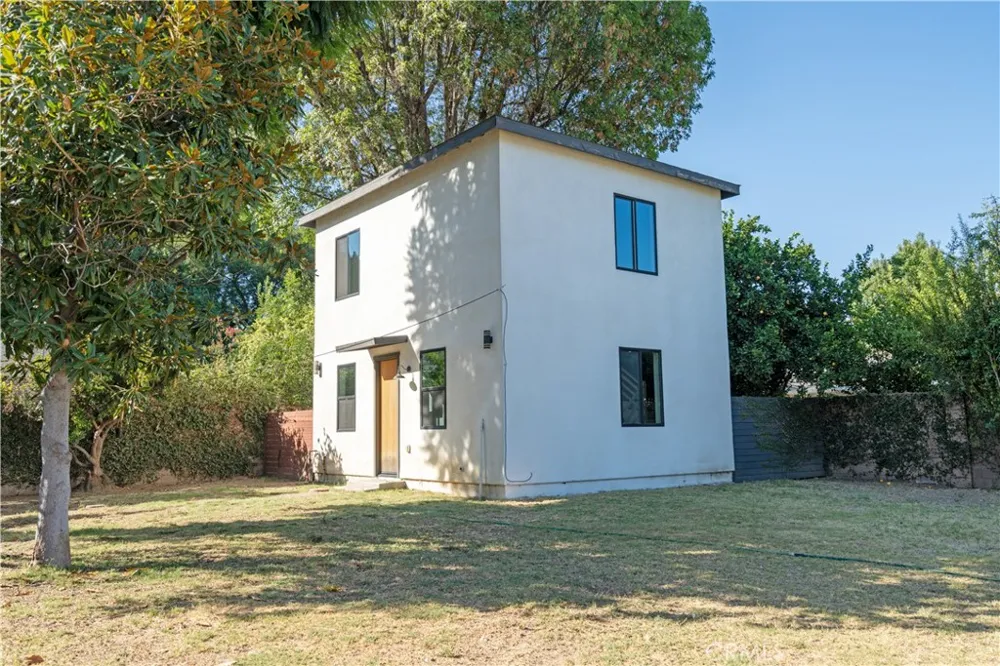 9720 Tunney Northridge, CA 91324