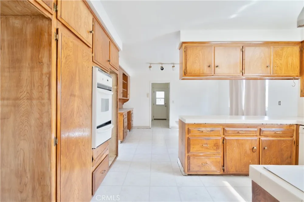 9720 Tunney Northridge, CA 91324