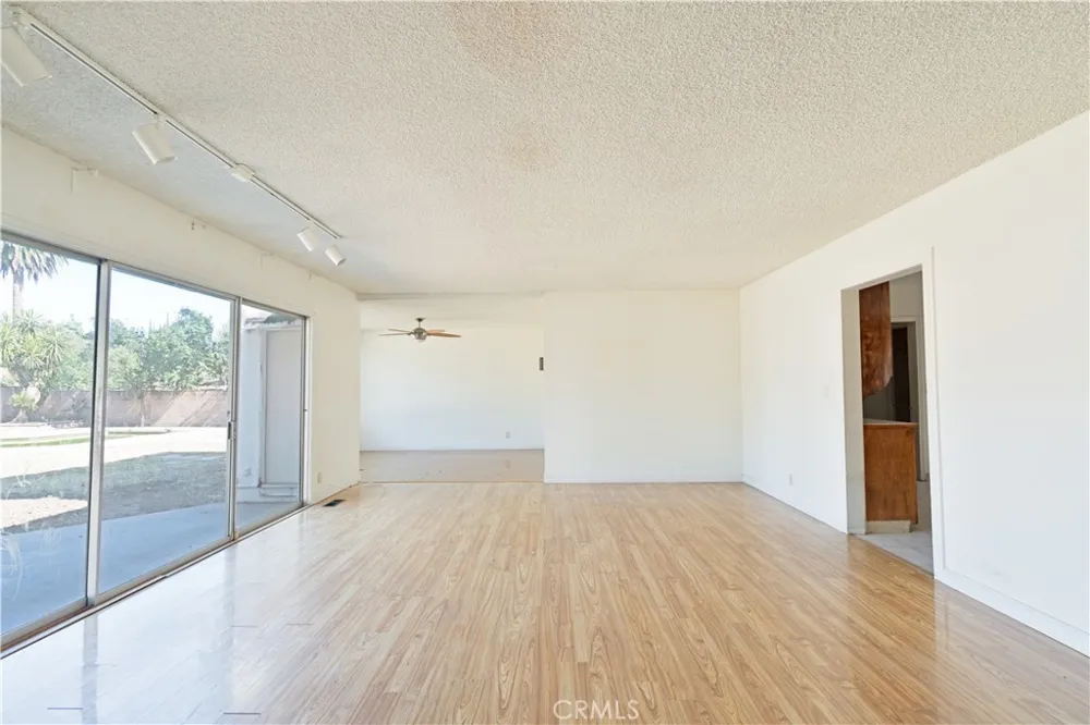 9720 Tunney Northridge, CA 91324