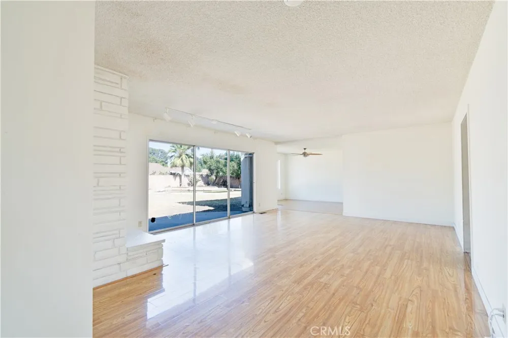 9720 Tunney Northridge, CA 91324