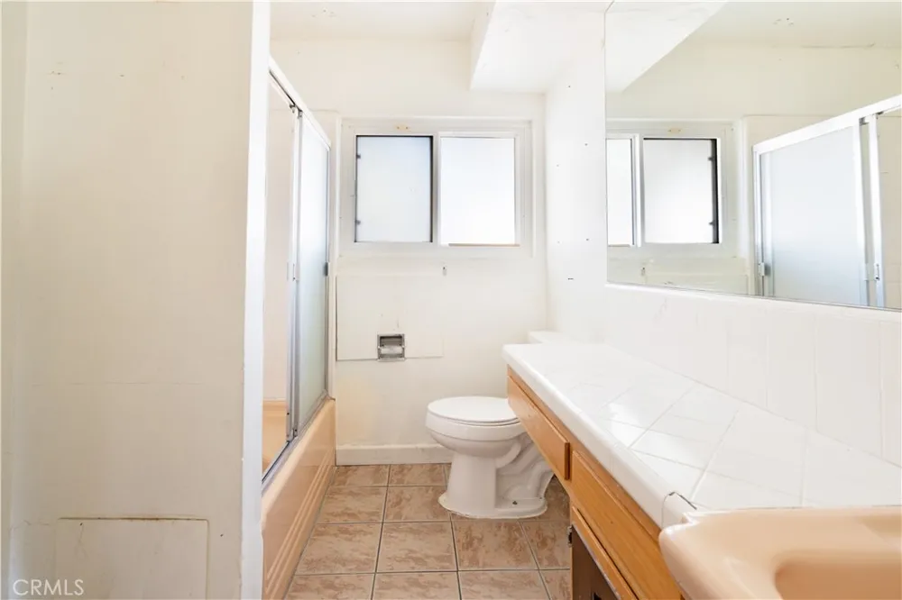 9720 Tunney Northridge, CA 91324