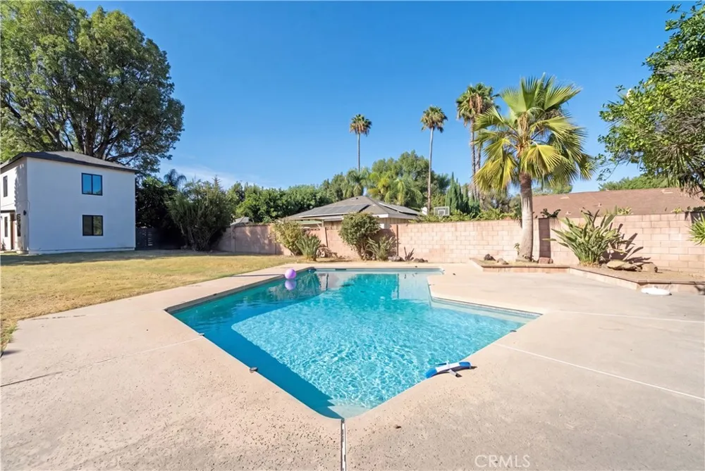 9720 Tunney Northridge, CA 91324