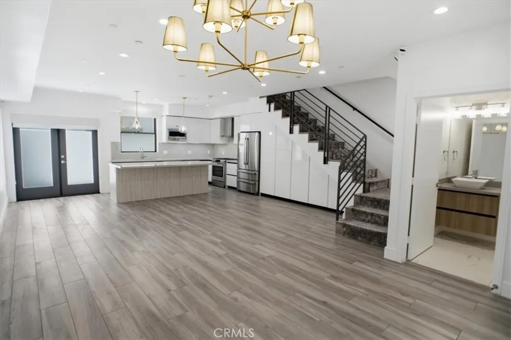 829 Martel Los Angeles, CA 90046