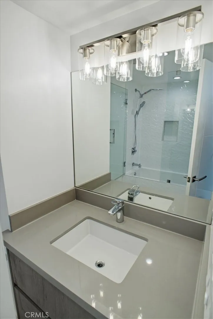 829 Martel Los Angeles, CA 90046