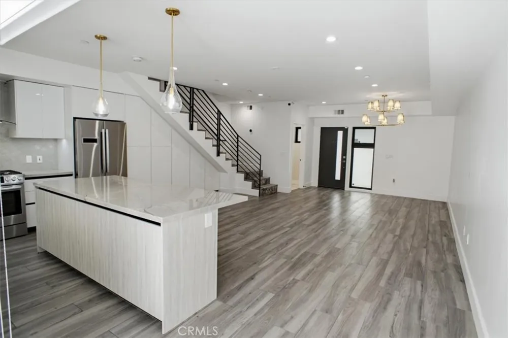 829 Martel Los Angeles, CA 90046