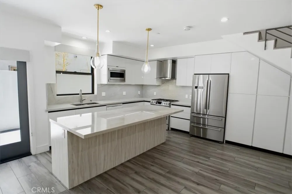829 Martel Los Angeles, CA 90046