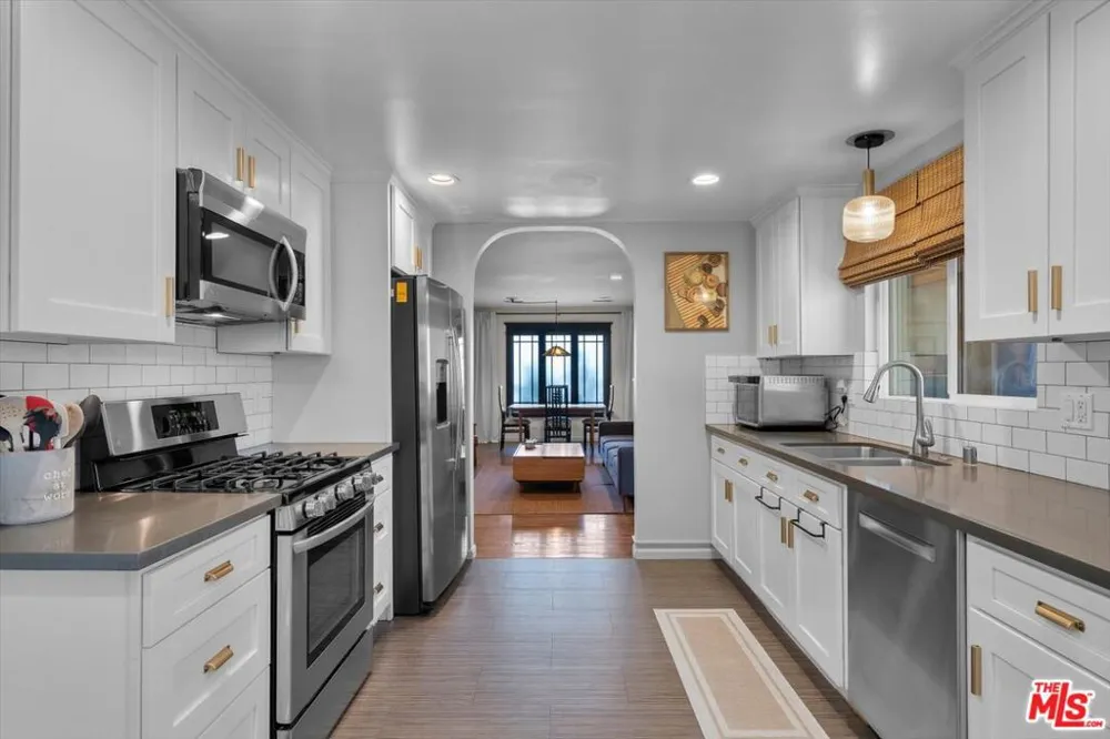 8116 Romaine Street West Hollywood, CA 90046