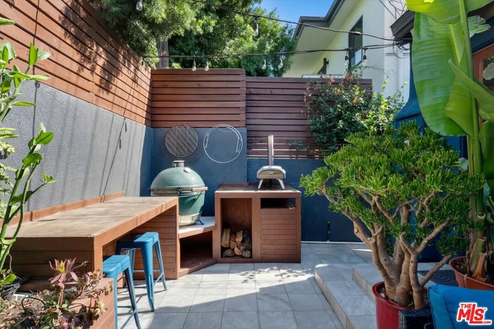 8116 Romaine Street West Hollywood, CA 90046