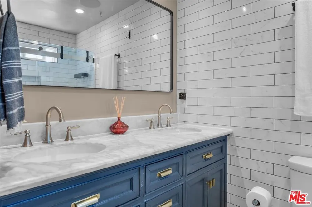 8116 Romaine Street West Hollywood, CA 90046