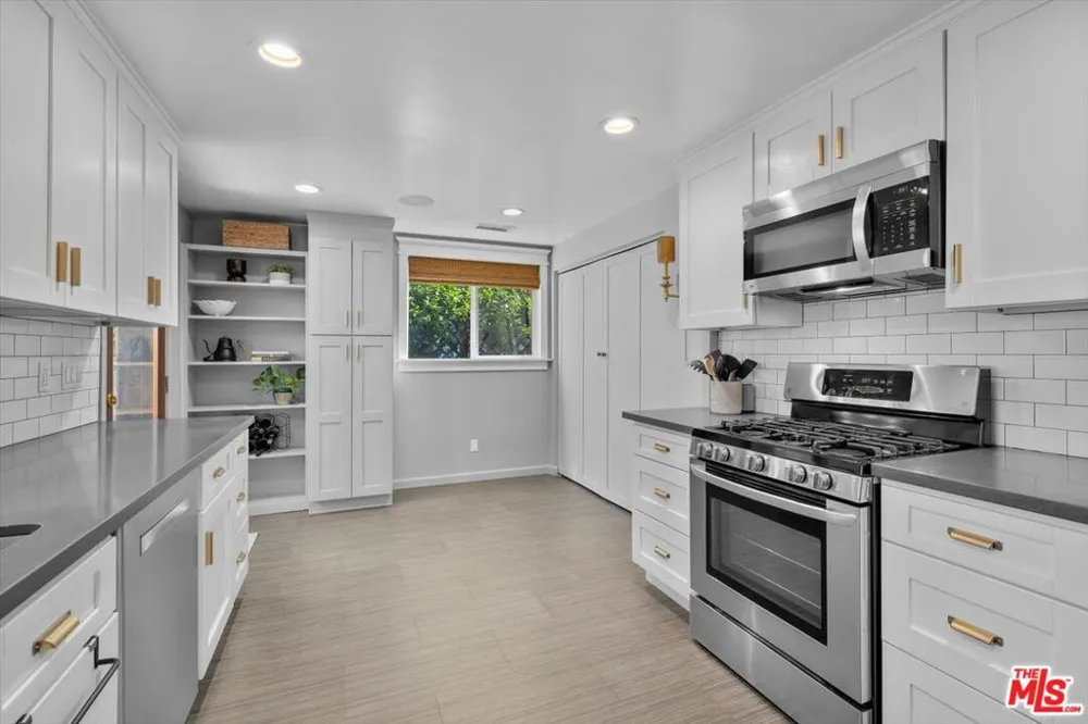 8116 Romaine Street West Hollywood, CA 90046