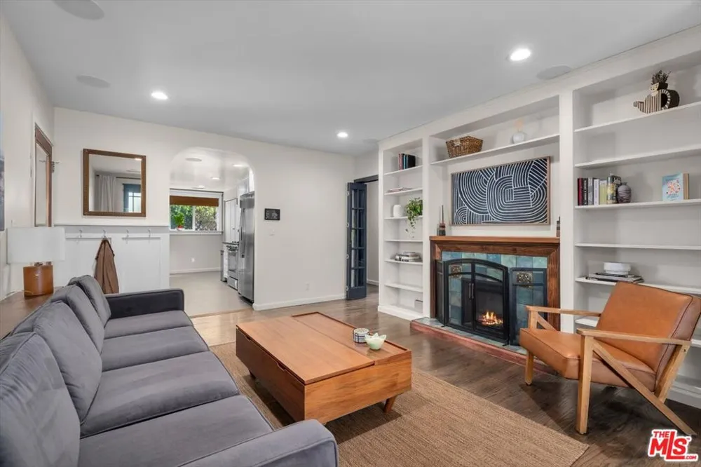 8116 Romaine Street West Hollywood, CA 90046
