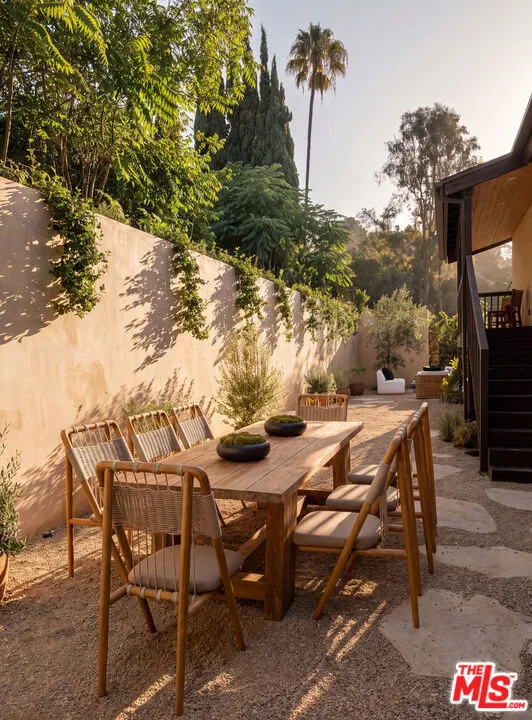 4321 Glenalbyn Drive Los Angeles, CA 90065