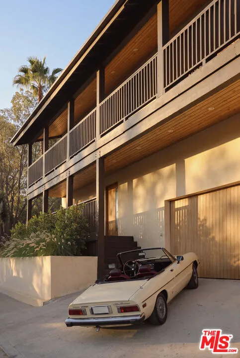4321 Glenalbyn Drive Los Angeles, CA 90065