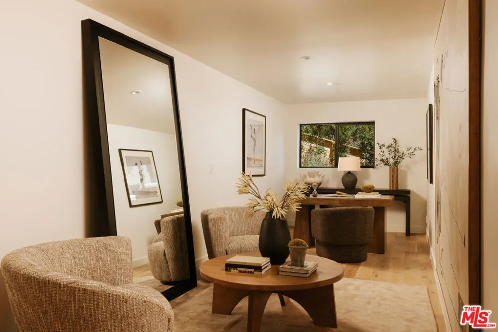 4321 Glenalbyn Drive Los Angeles, CA 90065