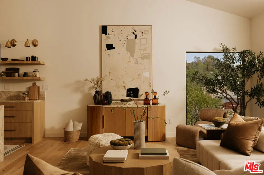 4321 Glenalbyn Drive Los Angeles, CA 90065