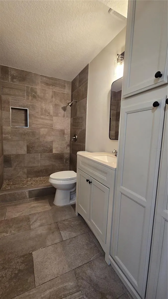 2709 ARC DRIVE Orlando, FL 32826