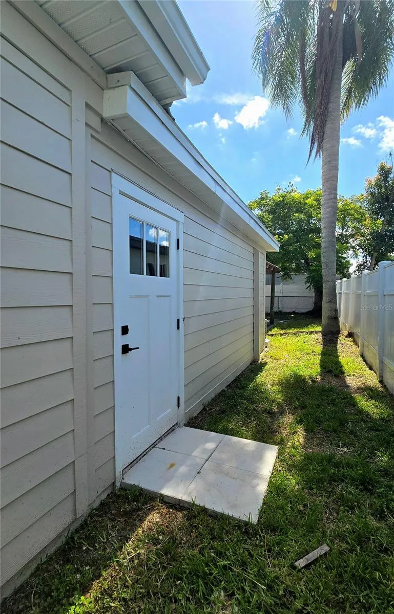 2709 ARC DRIVE Orlando, FL 32826