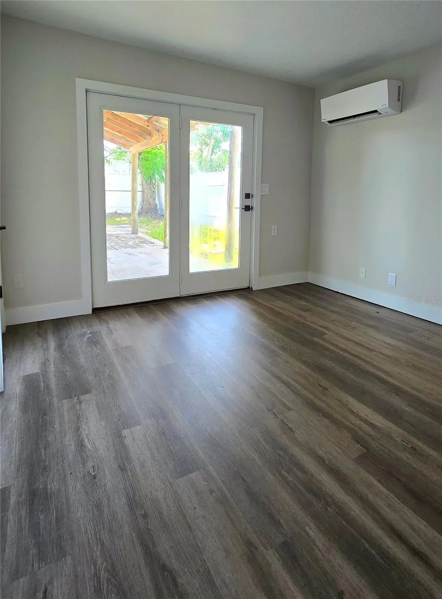 2709 ARC DRIVE Orlando, FL 32826