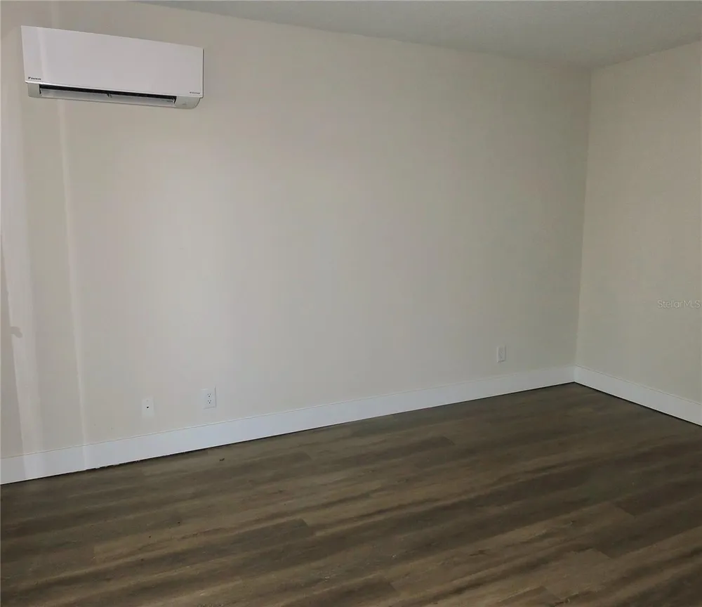 2709 ARC DRIVE Orlando, FL 32826