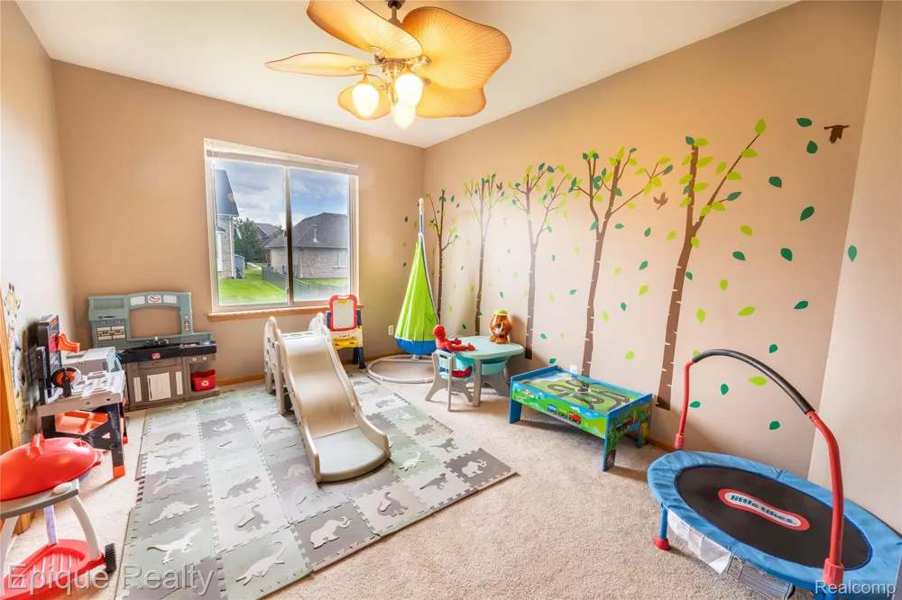 50470 Chief Drive Macomb Township, MI 48044