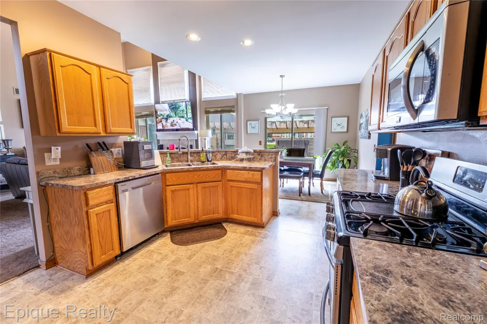 50470 Chief Drive Macomb Township, MI 48044
