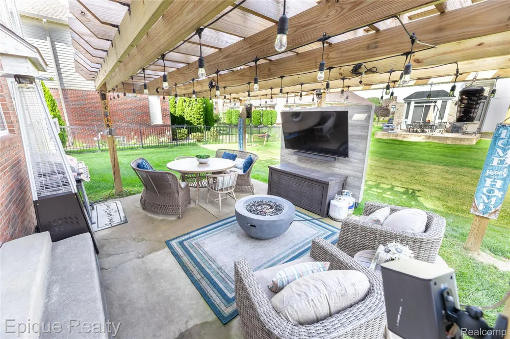 50470 Chief Drive Macomb Township, MI 48044