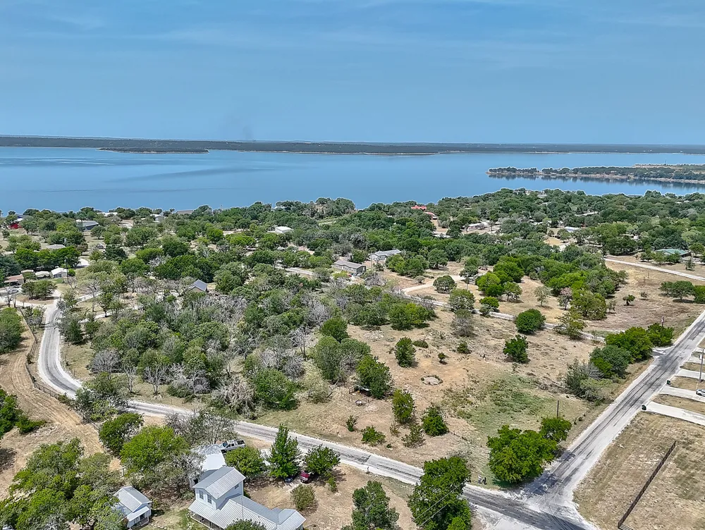 Lakewood Circle Lake Bridgeport, TX 76426