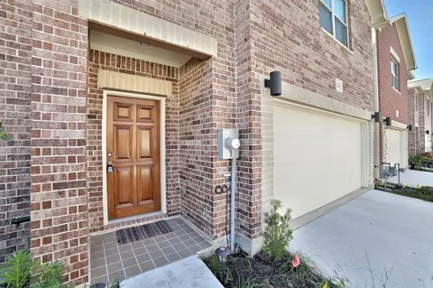 3719 Main Poplar Drive