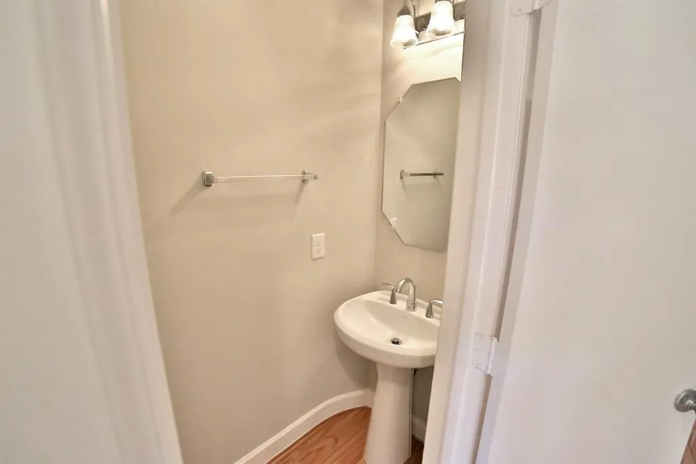 3719 Main Poplar Drive Houston, TX 77025