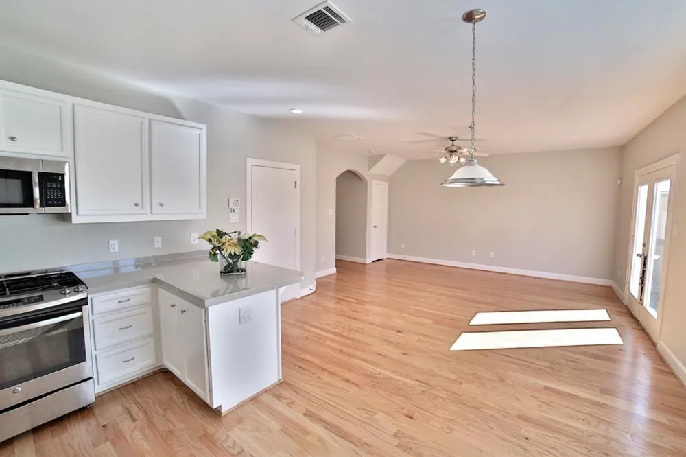 3719 Main Poplar Drive Houston, TX 77025