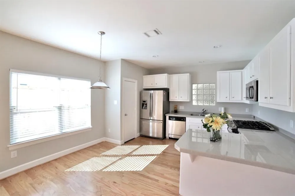 3719 Main Poplar Drive Houston, TX 77025