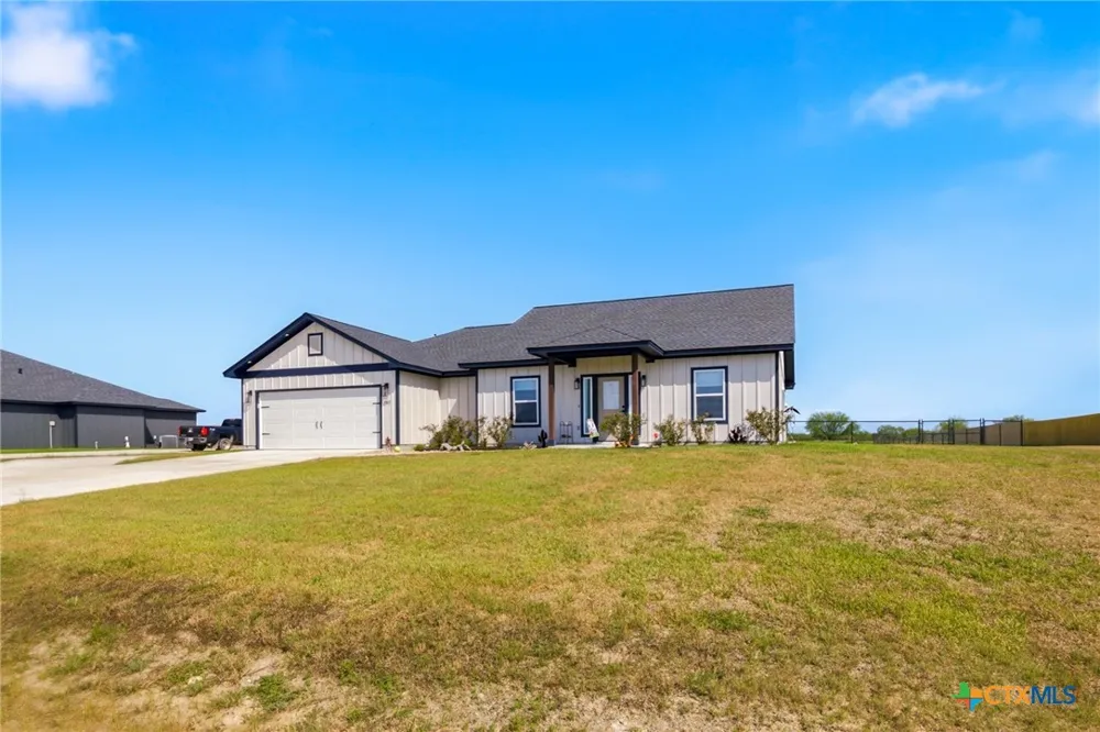 297 Whitetail Lane Victoria, TX 77905