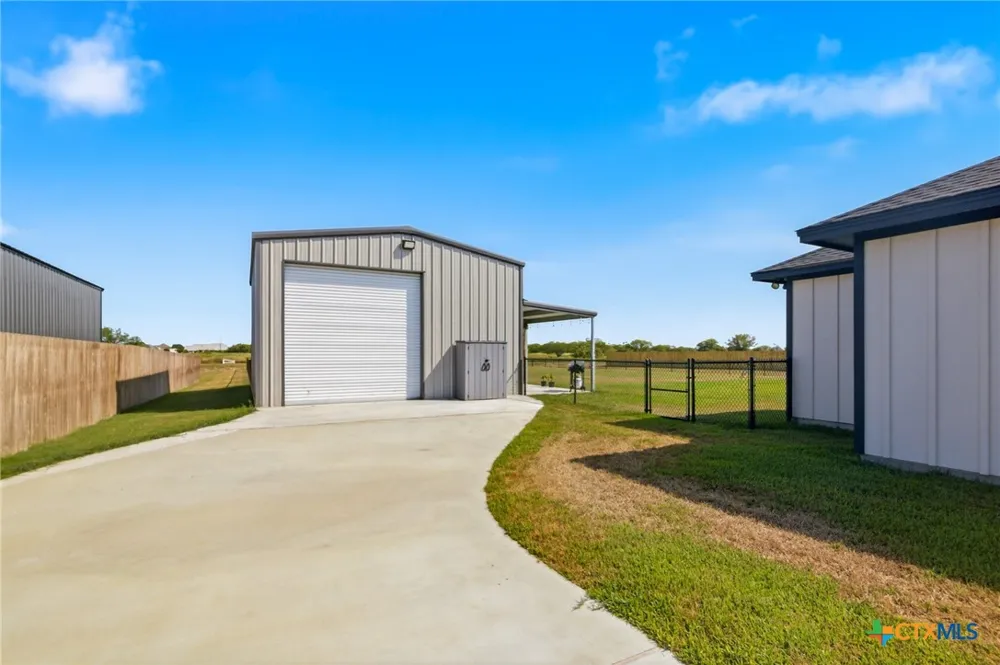 297 Whitetail Lane Victoria, TX 77905