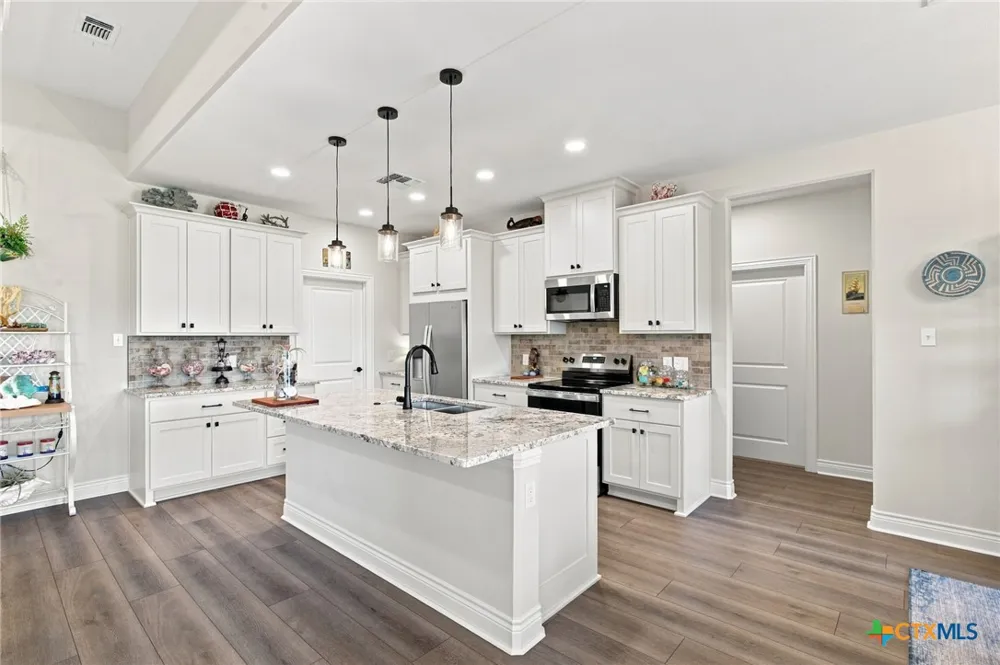 297 Whitetail Lane Victoria, TX 77905