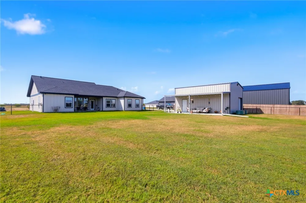297 Whitetail Lane Victoria, TX 77905