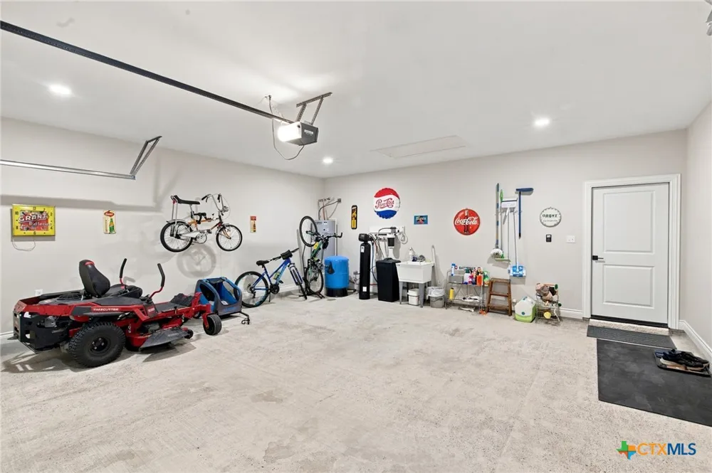 297 Whitetail Lane Victoria, TX 77905