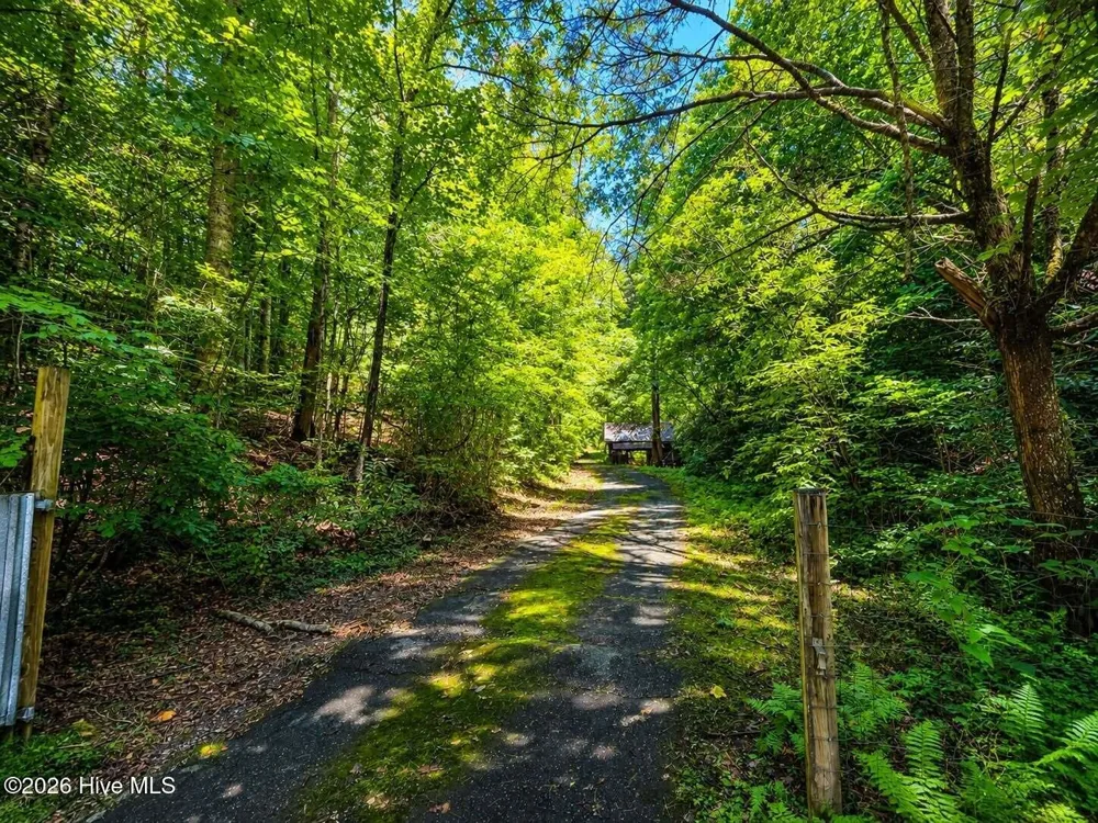 197 Pounding Mill Con Hayesville, NC 28904