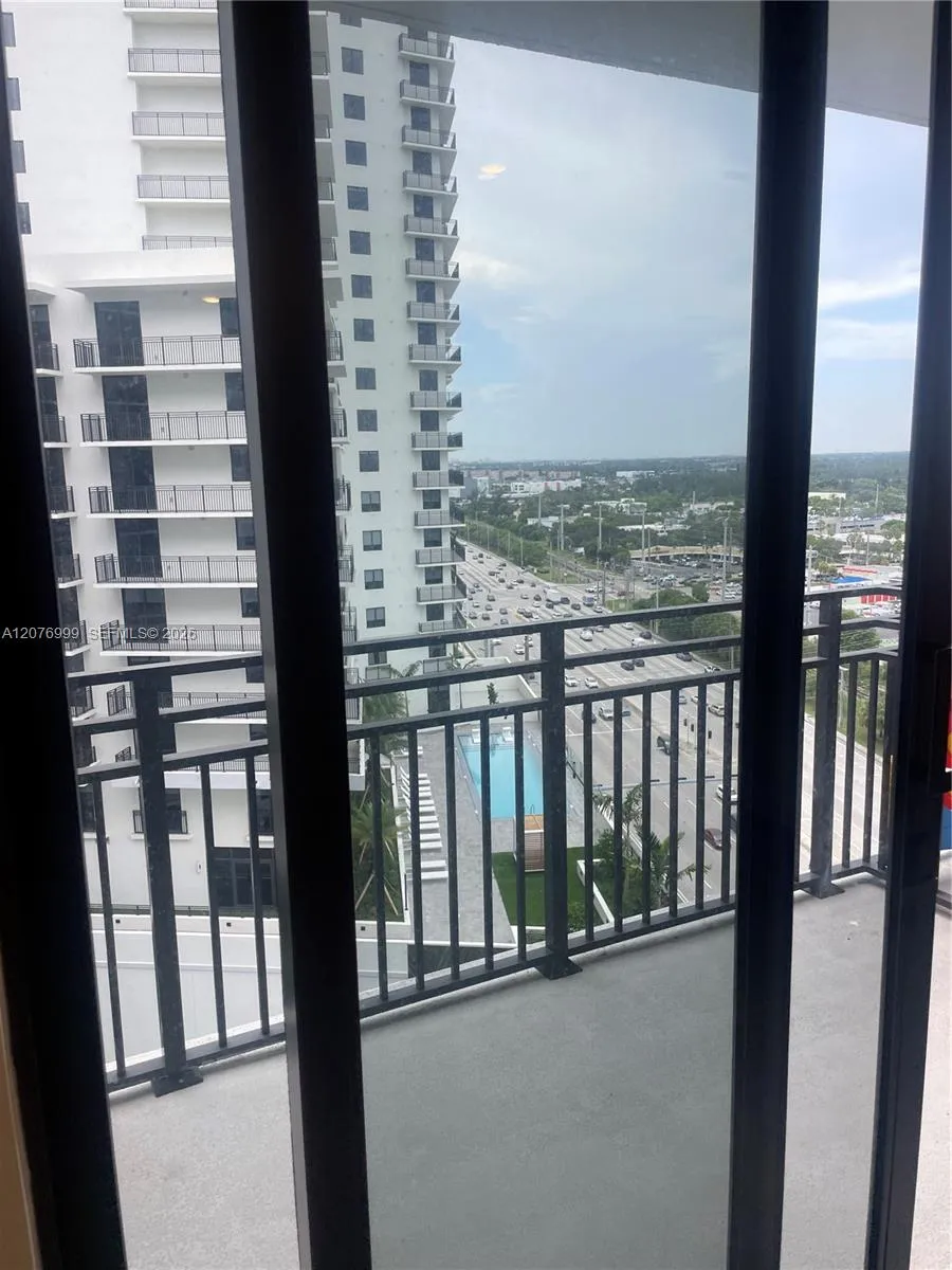 16395 Biscayne Blvd #1611 North Miami Beach, FL 33160