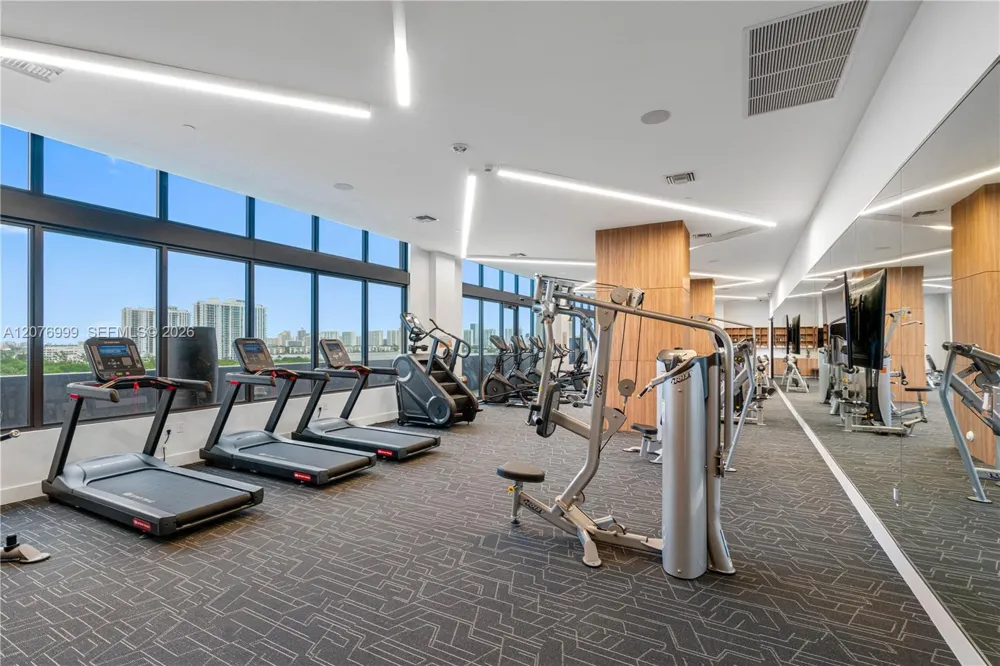16395 Biscayne Blvd #1611 North Miami Beach, FL 33160