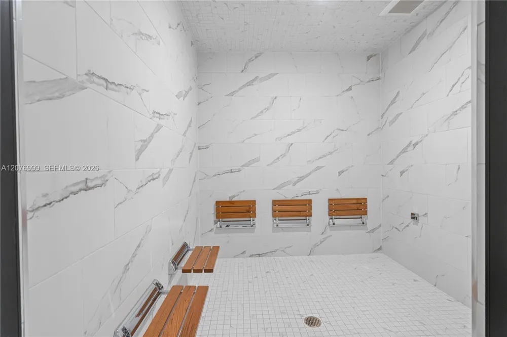 16395 Biscayne Blvd #1611 North Miami Beach, FL 33160