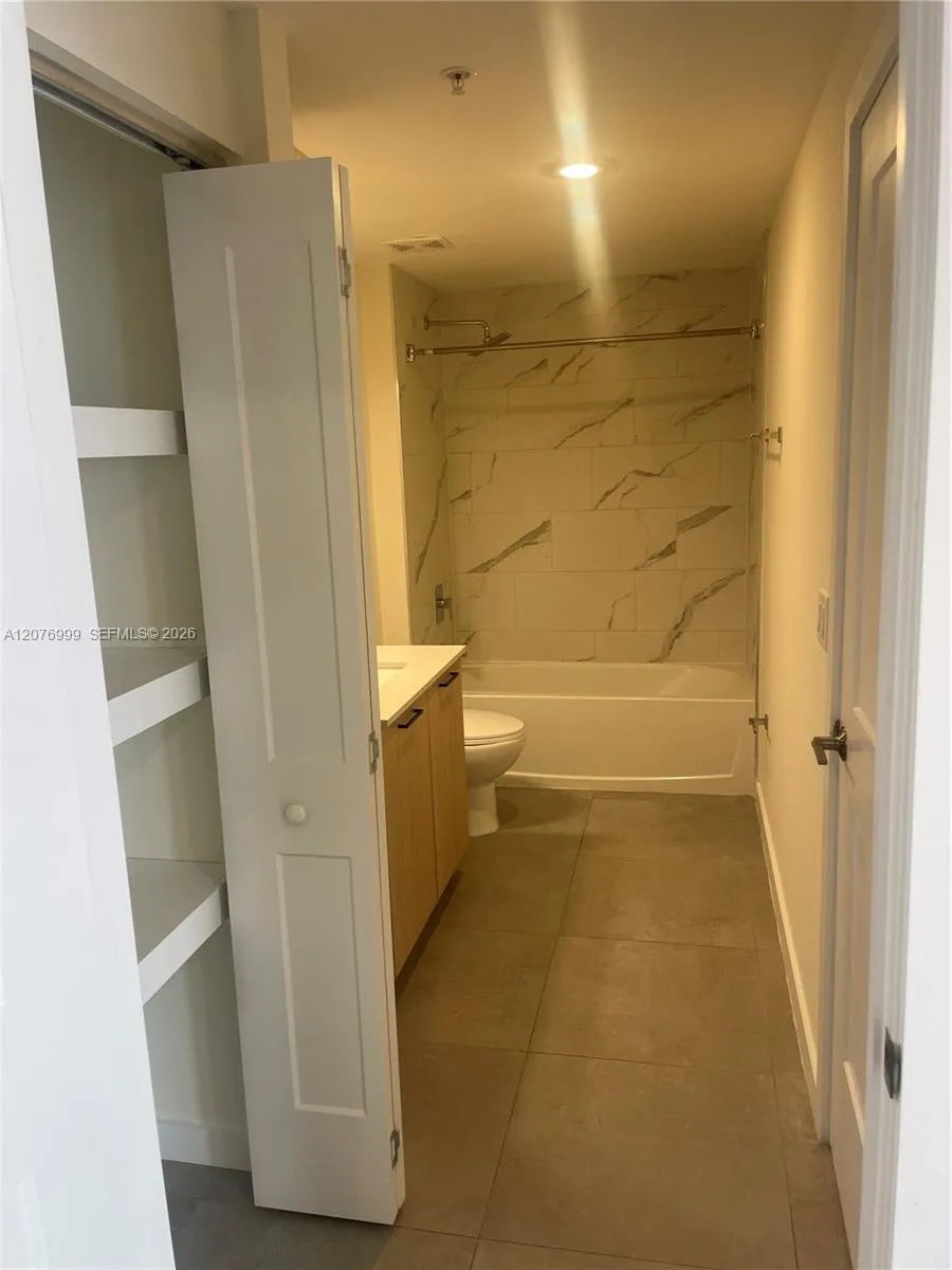 16395 Biscayne Blvd #1611 North Miami Beach, FL 33160