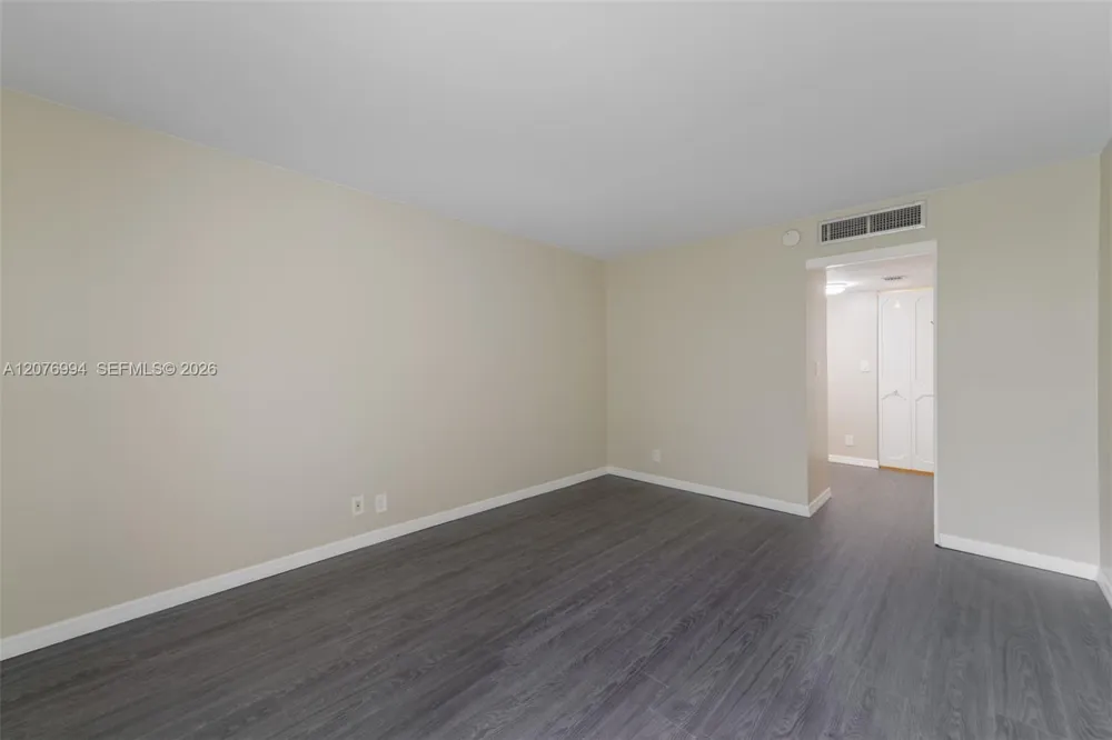 20500 W Country Club Dr #406 Aventura, FL 33180