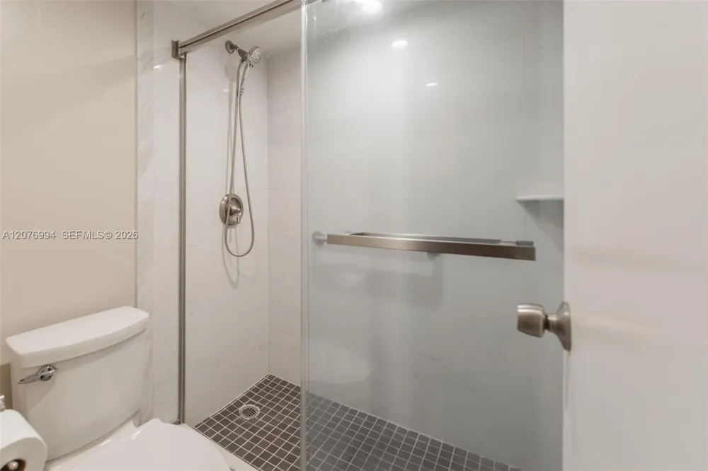 20500 W Country Club Dr #406 Aventura, FL 33180